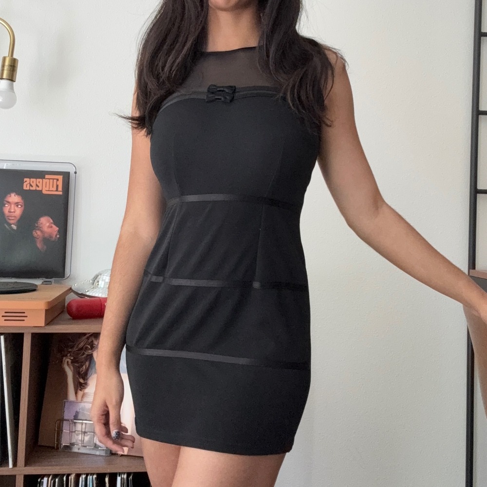 Vintage Grace USA Black Bodycon Mini Dress Satin Ribbon Bow Accent‎ M